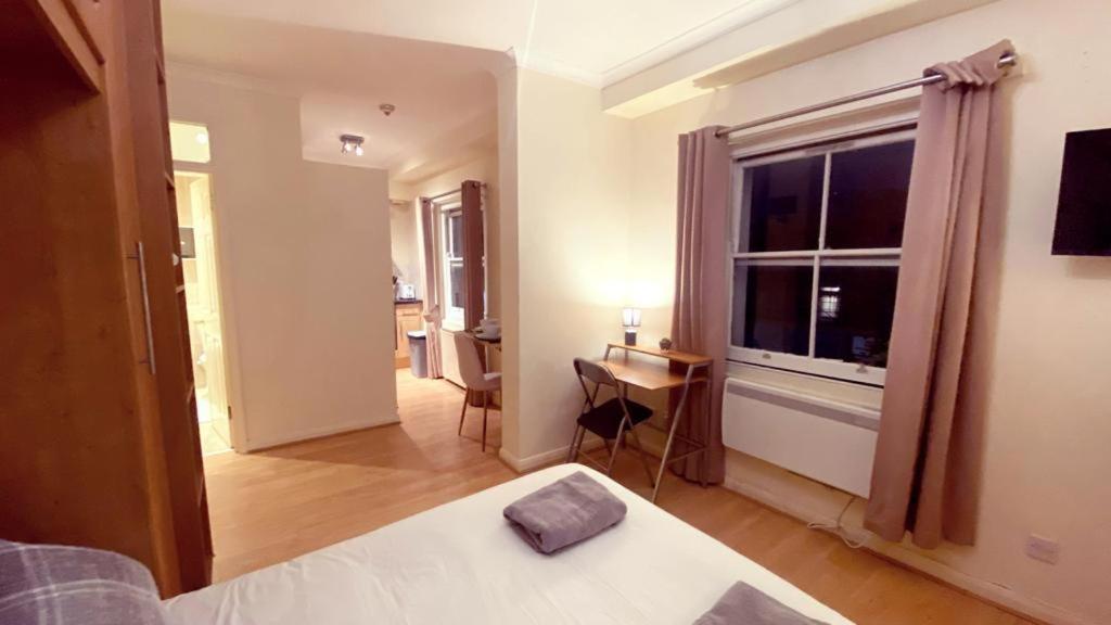 Kings Road Retreat - Affordable Serviced In Chelsea Appartement Londres